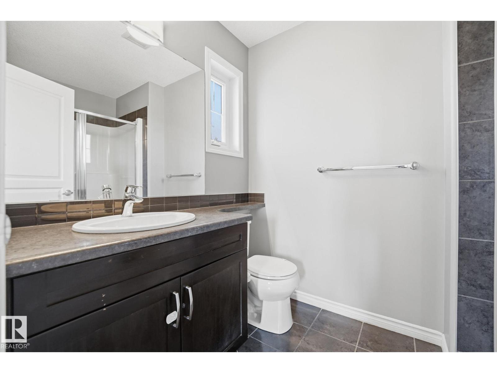 7043 22 AV SW - Image 24