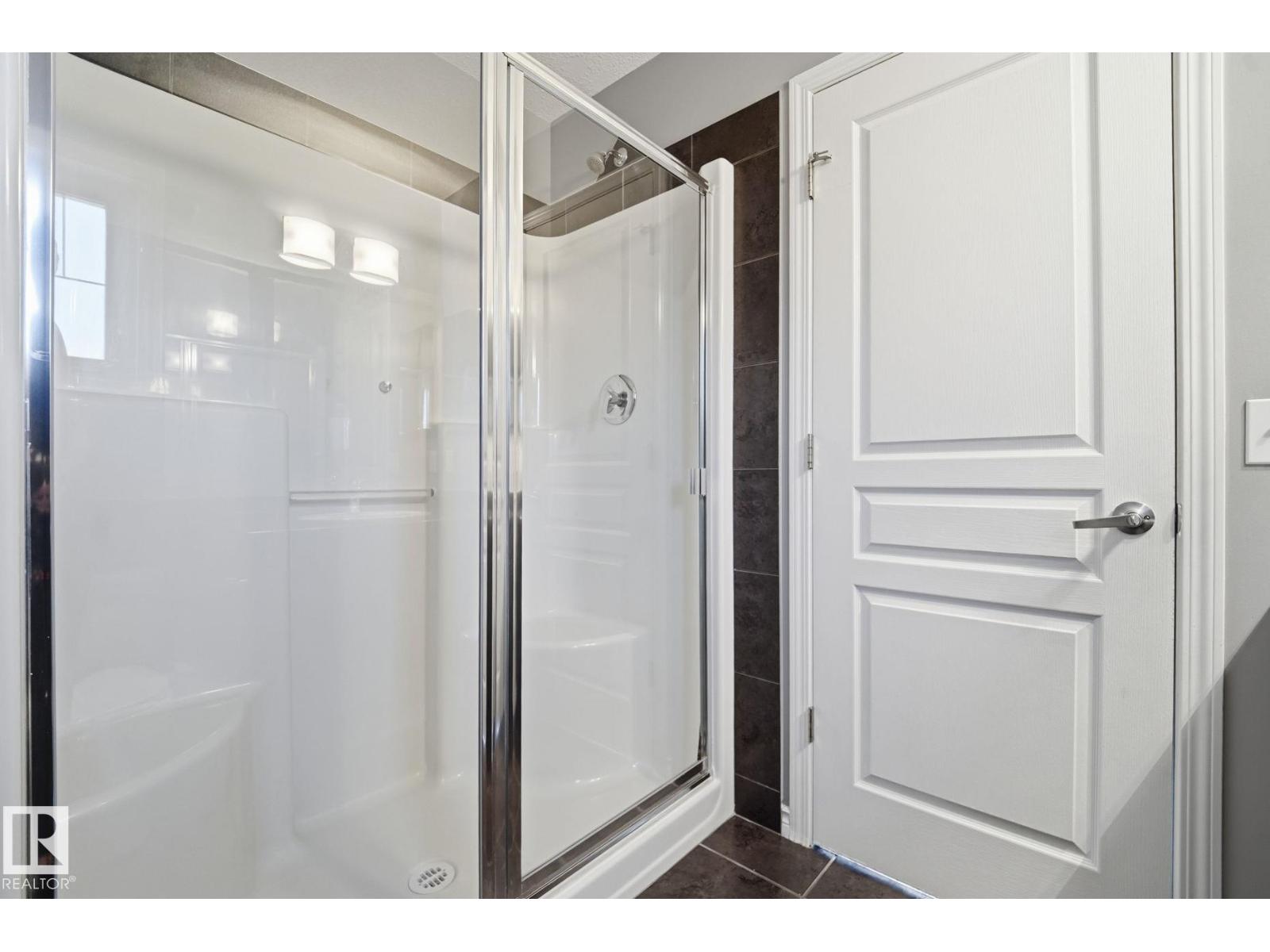 7043 22 AV SW - 25