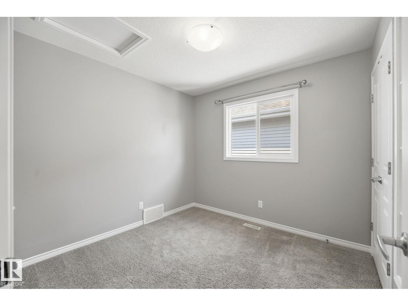 7043 22 AV SW - 26