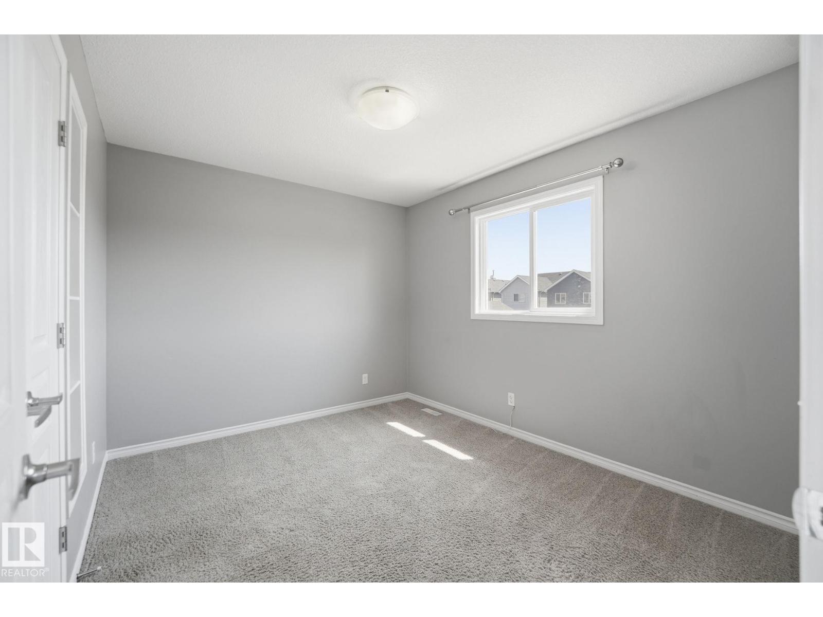 7043 22 AV SW - 28