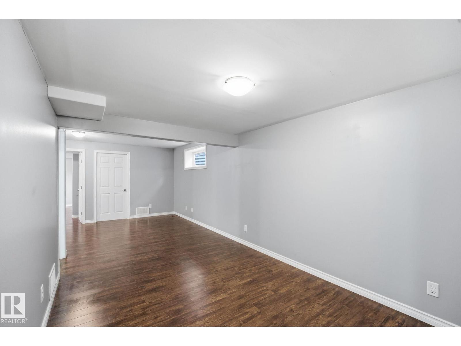 7043 22 AV SW - 33