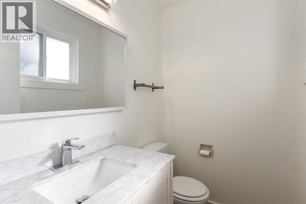 207 Whiteview Bay NE - 16