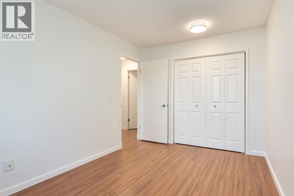 207 Whiteview Bay NE - 18