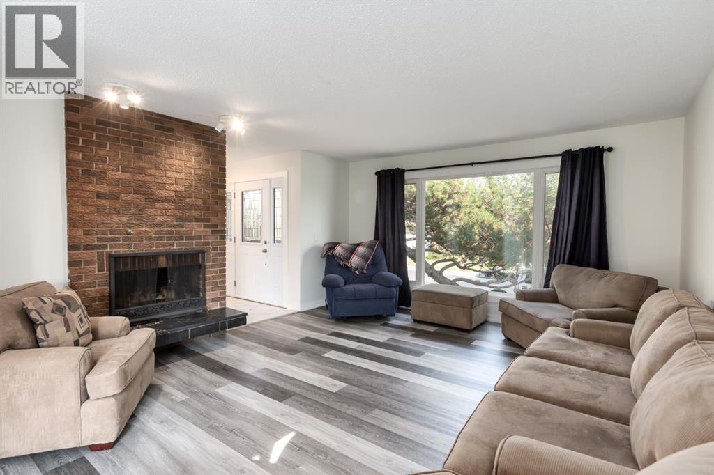 207 Whiteview Bay NE - 10