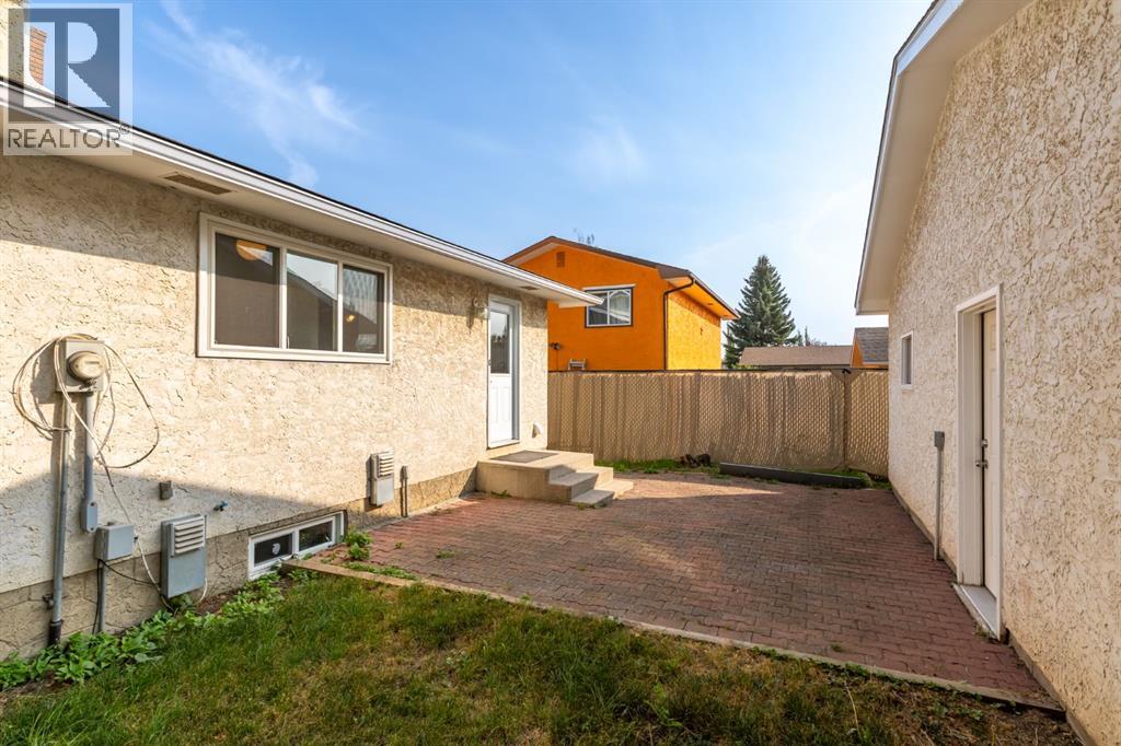 207 Whiteview Bay NE - 31