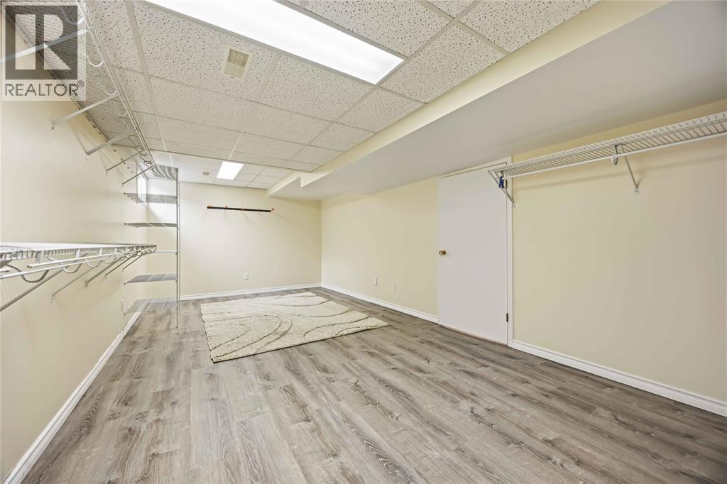 4352 LAMBTON LANE - Image 34