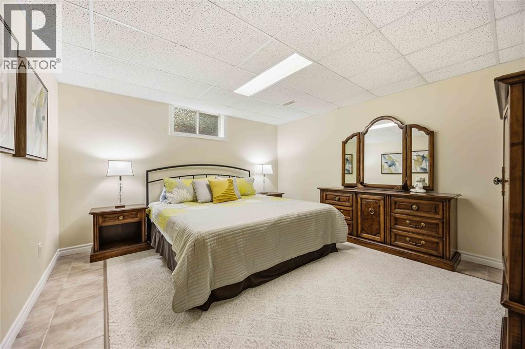 4352 LAMBTON LANE - Image 35