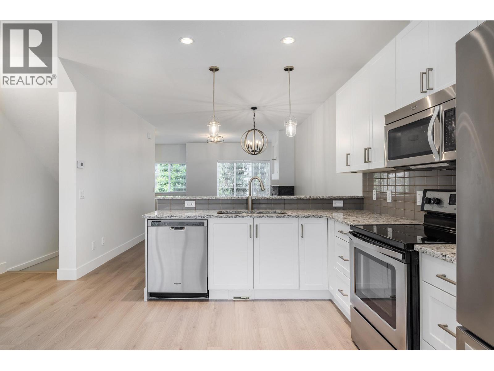#54 600 Sherwood Road - 5