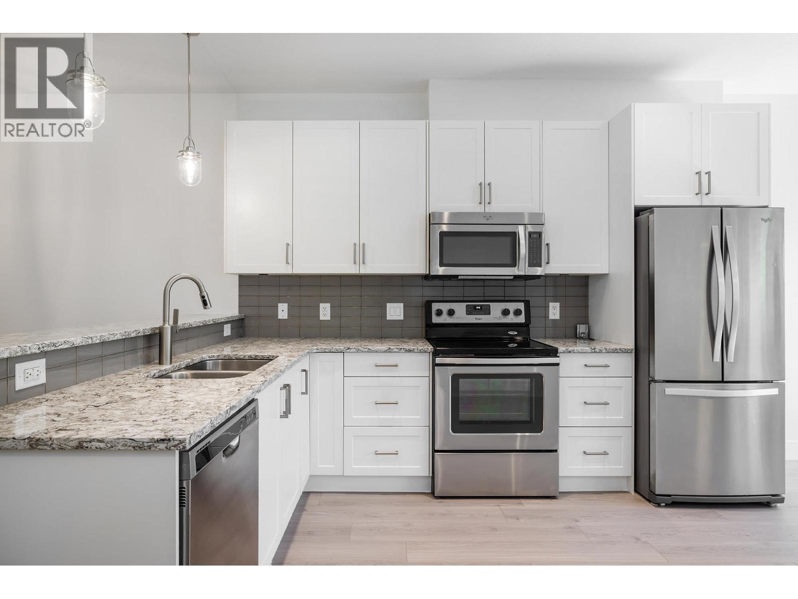 #54 600 Sherwood Road - 3