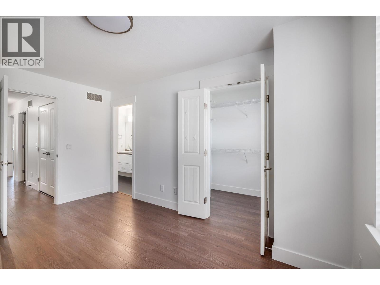 #54 600 Sherwood Road - 13