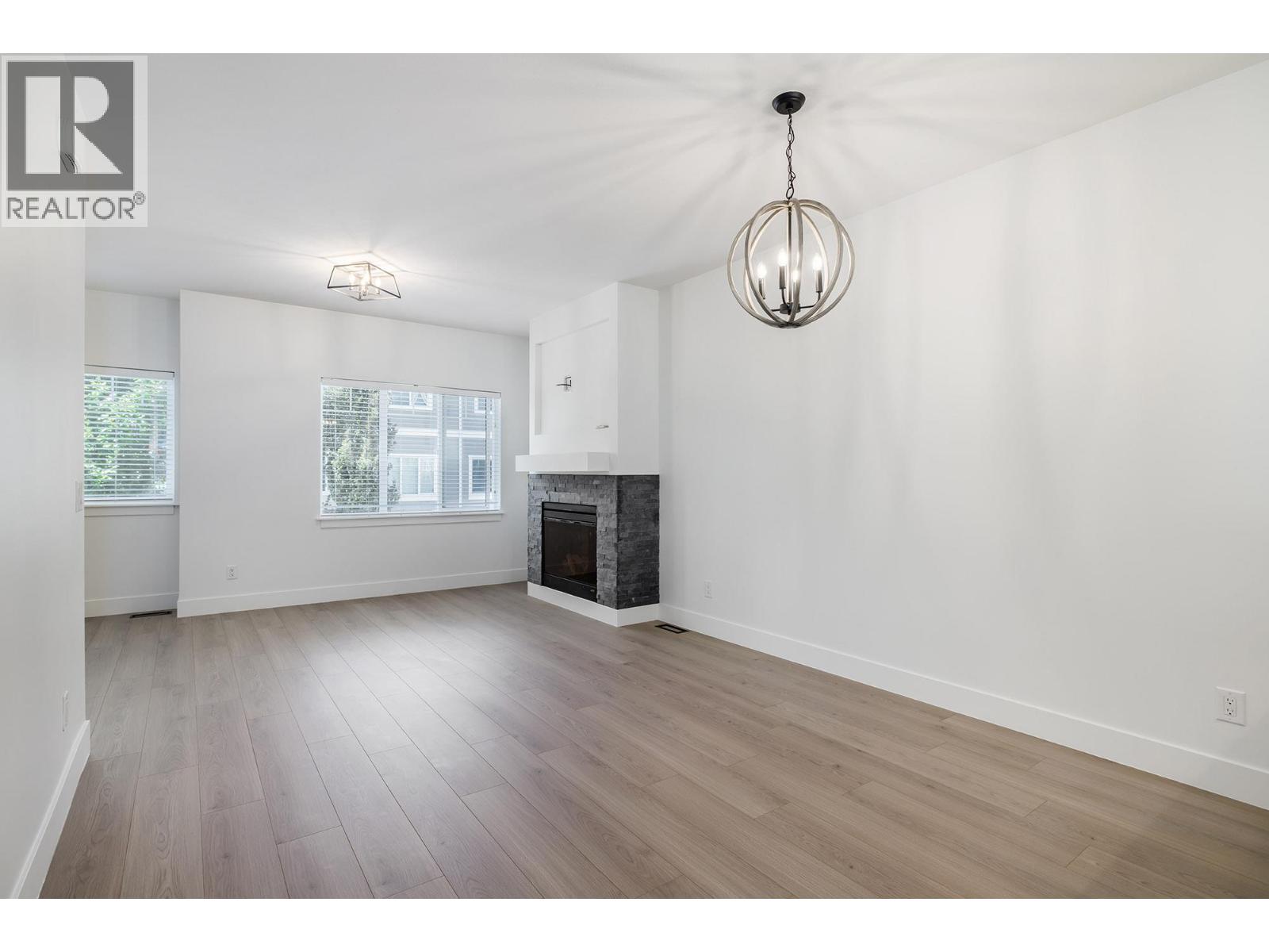 #54 600 Sherwood Road - 8