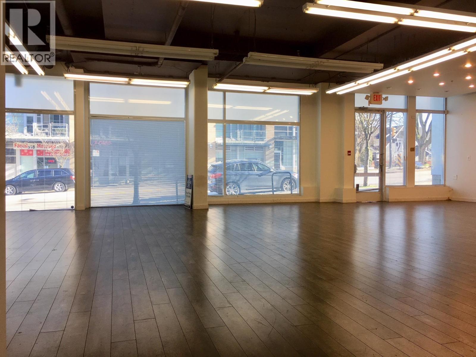 3363 DUNBAR STREET, Vancouver — photo 2
