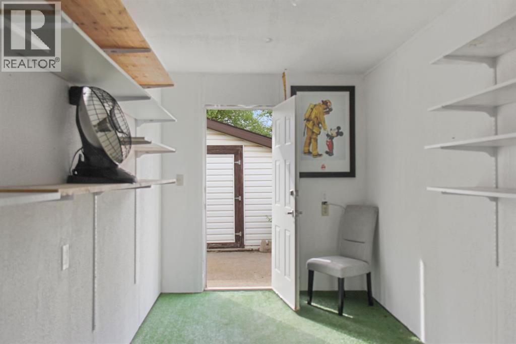 4932 51 Street - 26