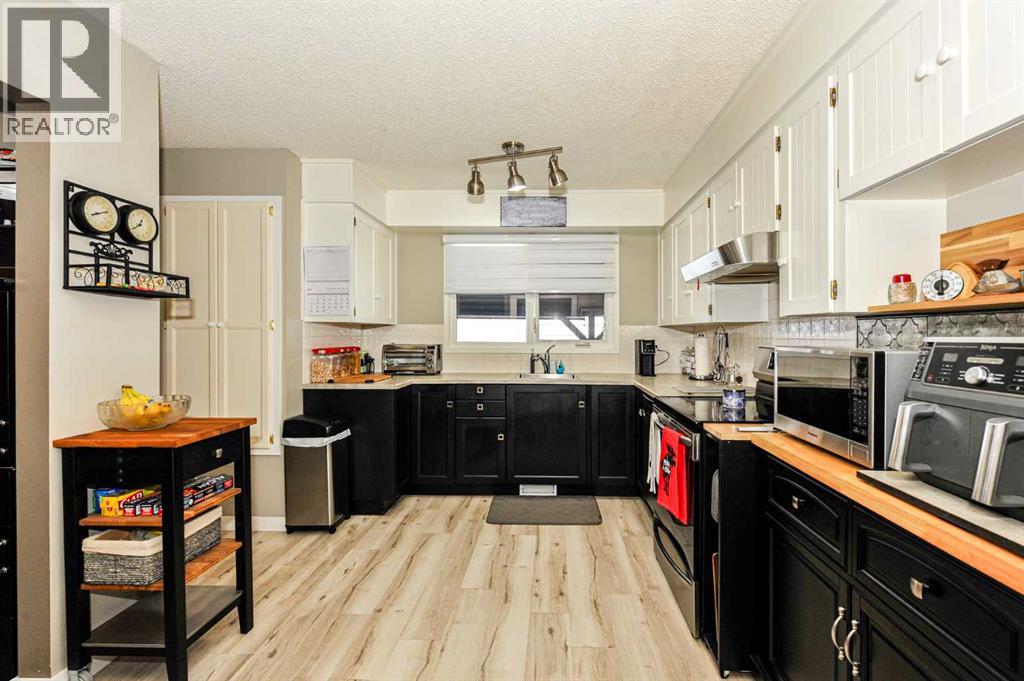 5102 54 Avenue - 15