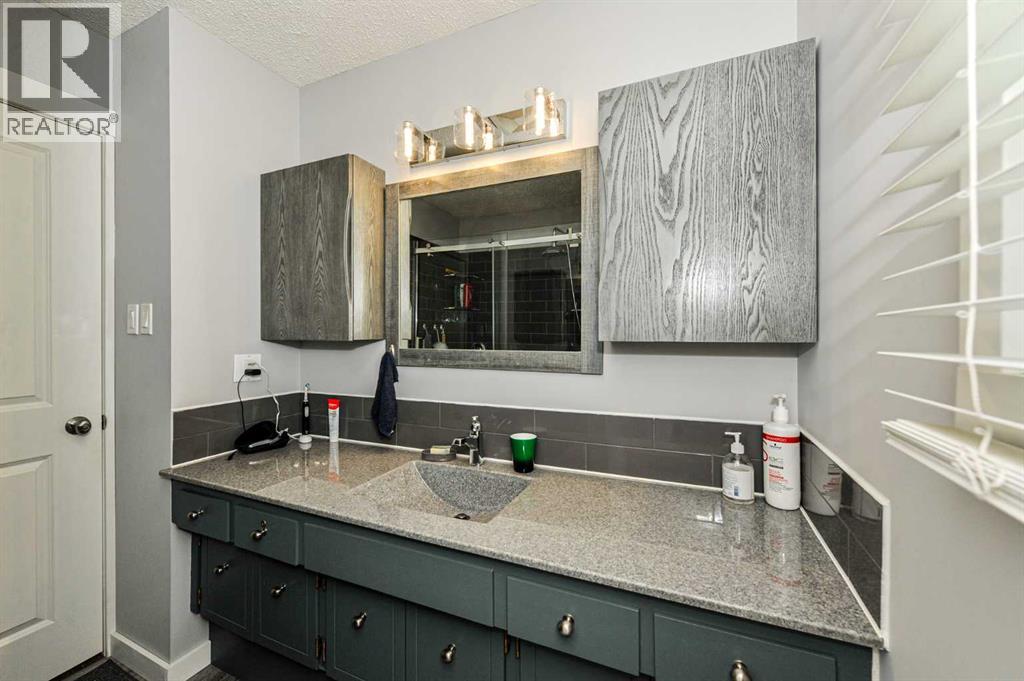 5102 54 Avenue - 23