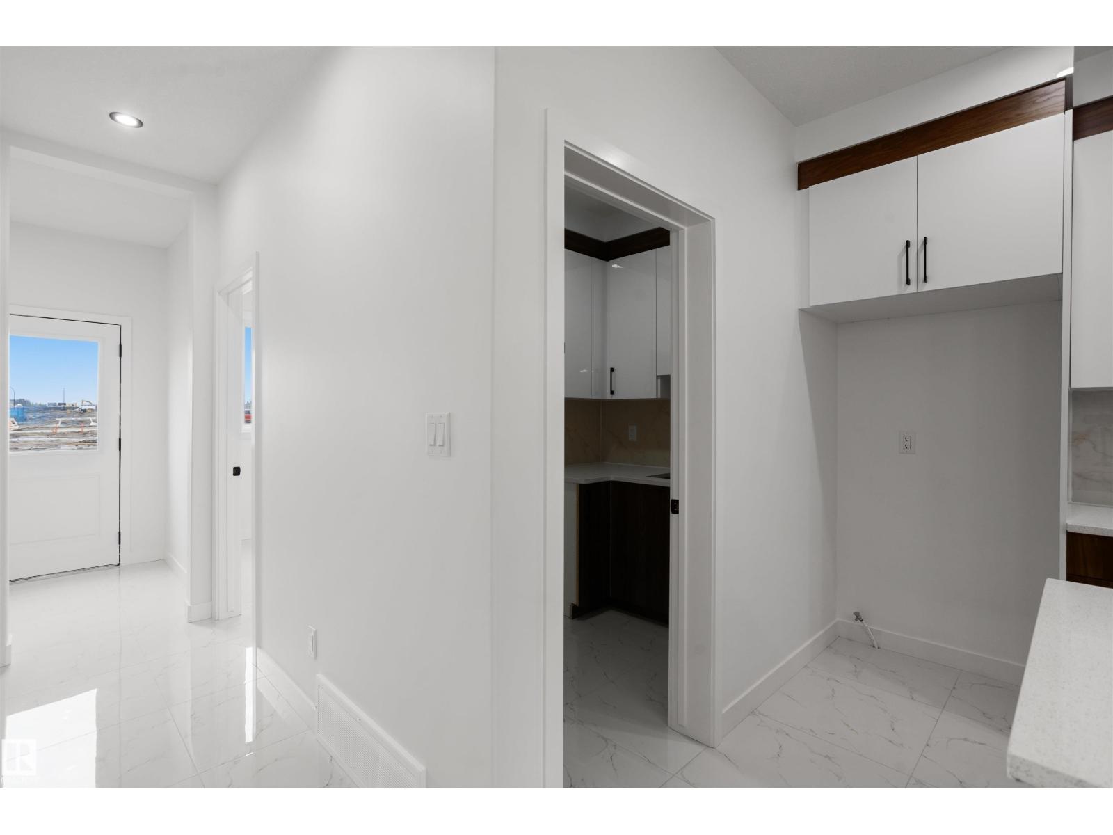 715 30 ST SW - 15