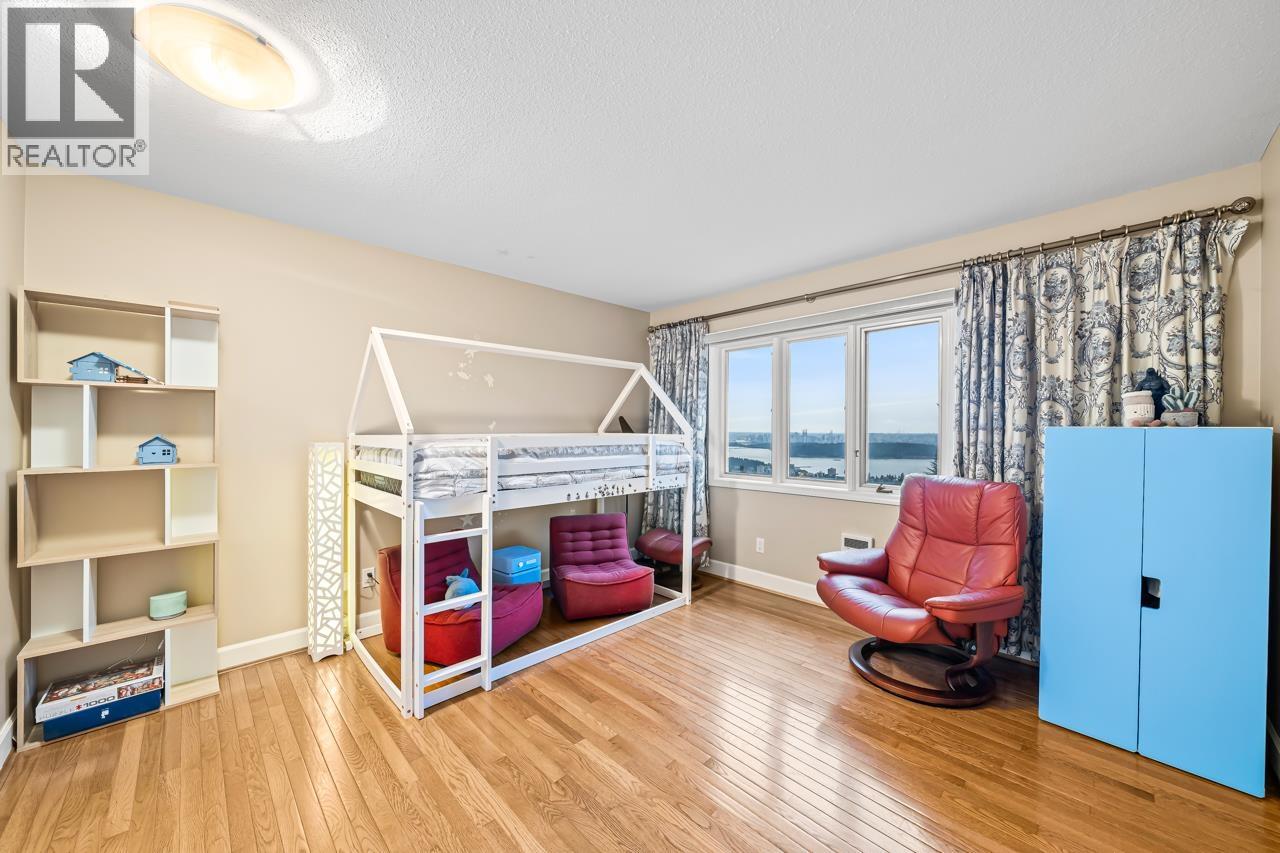 2478 WESTHILL COURT, West Vancouver