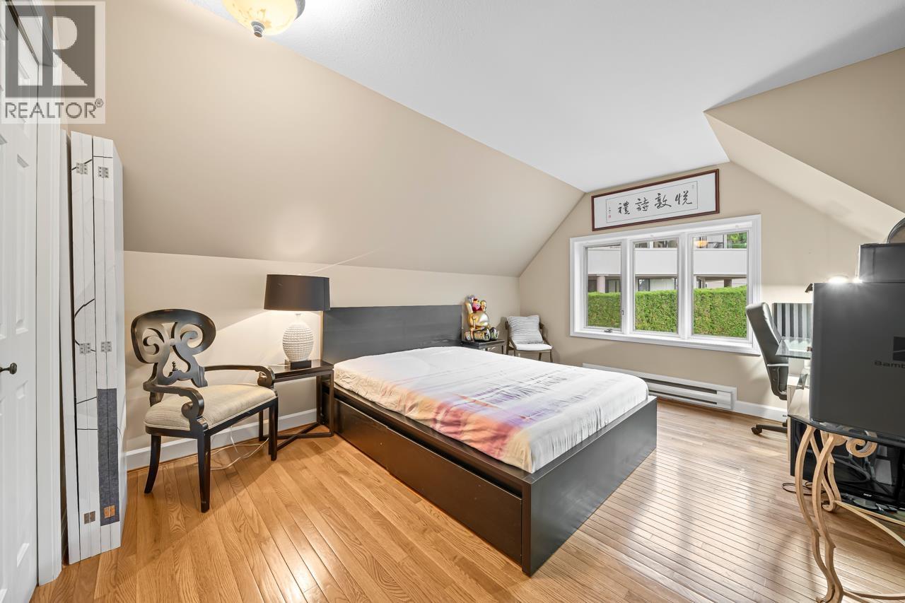 2478 WESTHILL COURT, West Vancouver