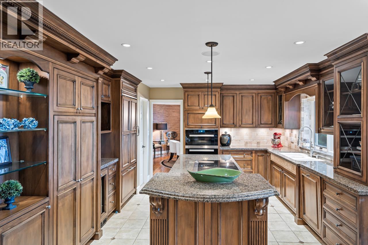 2478 WESTHILL COURT, West Vancouver