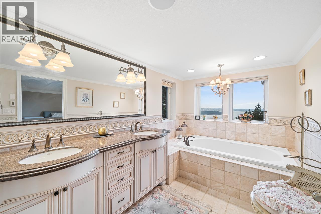 2478 WESTHILL COURT, West Vancouver