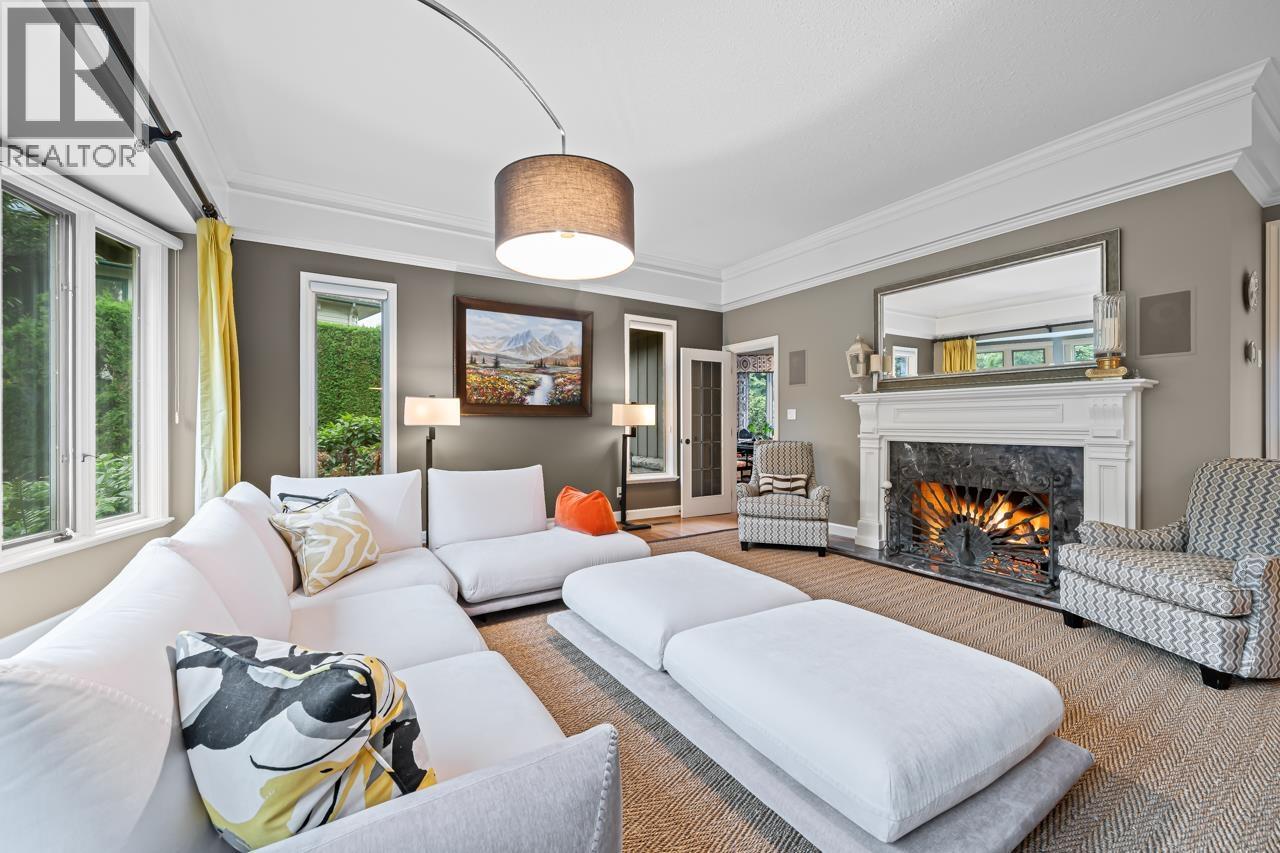 2478 WESTHILL COURT, West Vancouver