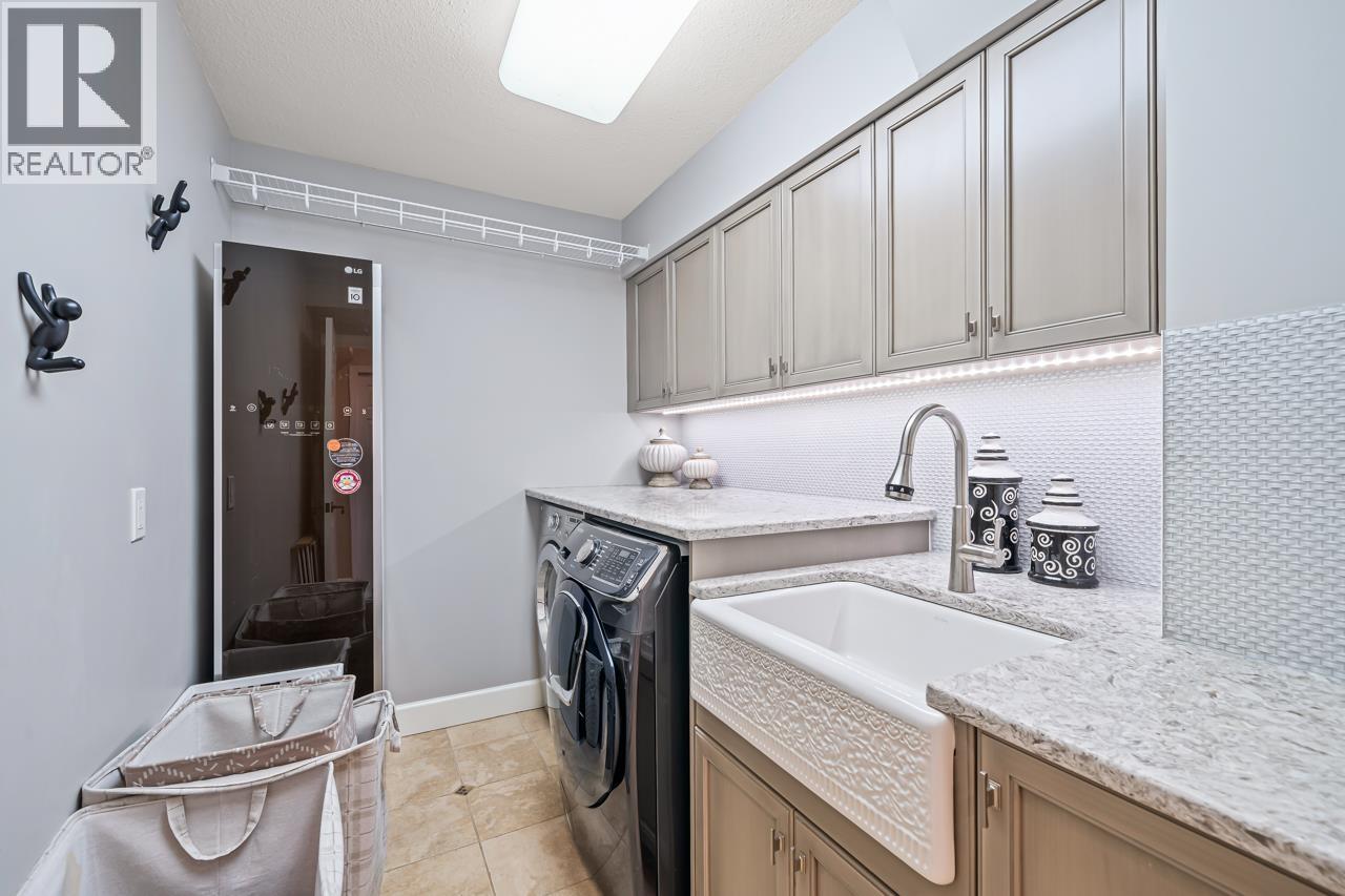 2478 WESTHILL COURT, West Vancouver