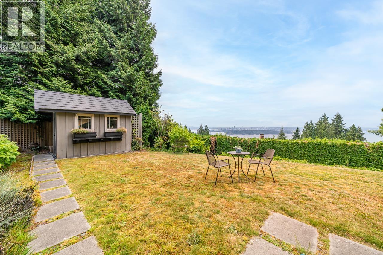 2478 WESTHILL COURT, West Vancouver