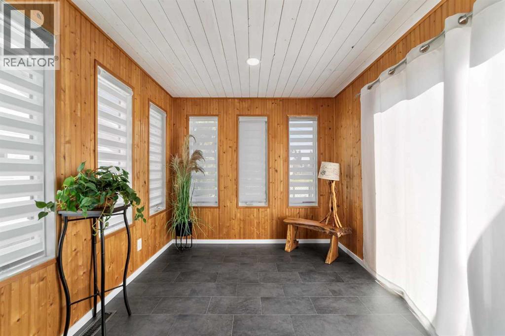 5413 48 Avenue W - 10