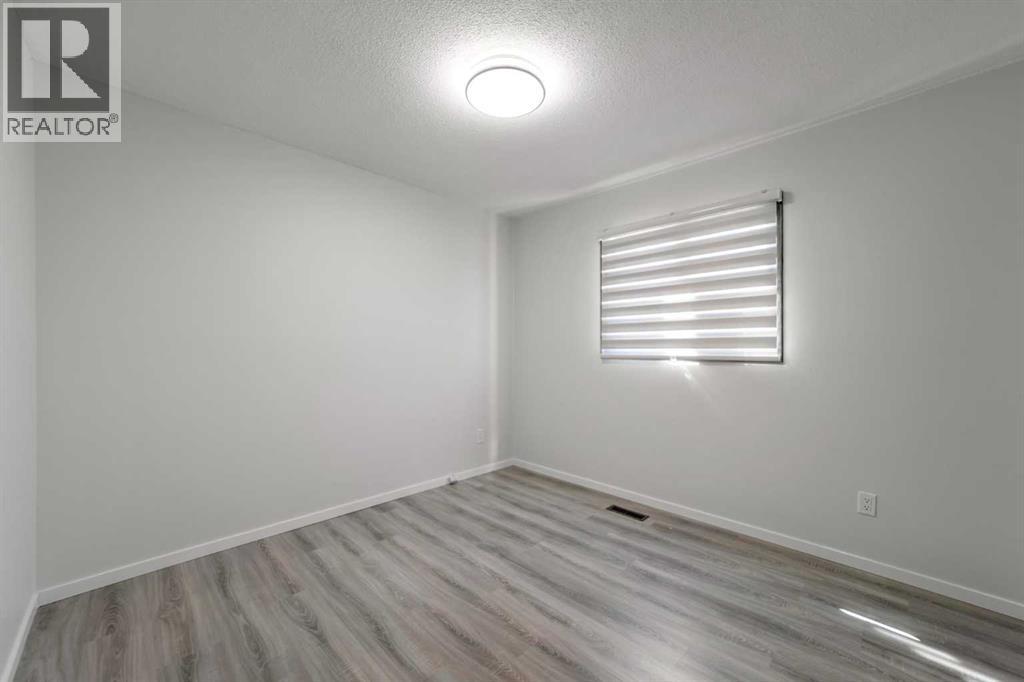 5413 48 Avenue W - 12