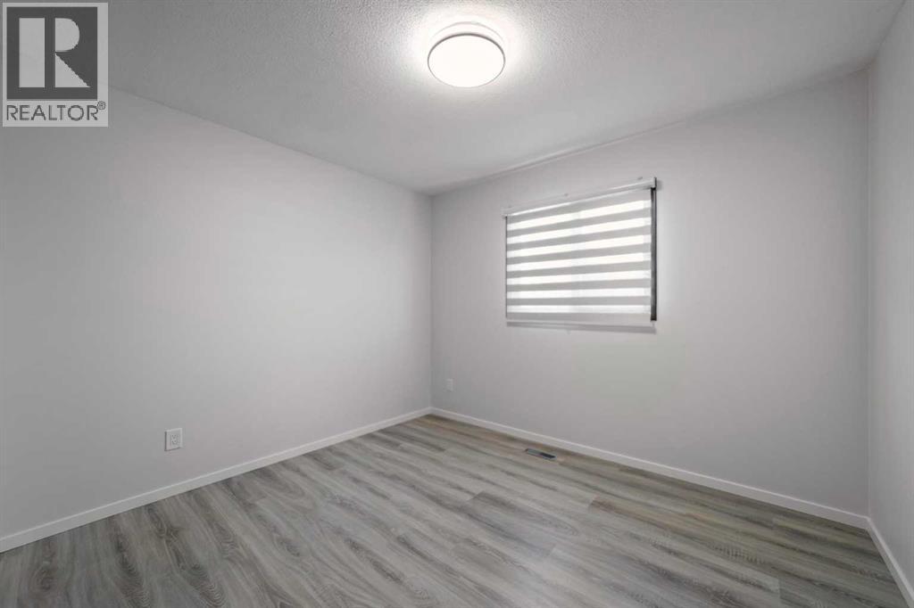 5413 48 Avenue W - 14