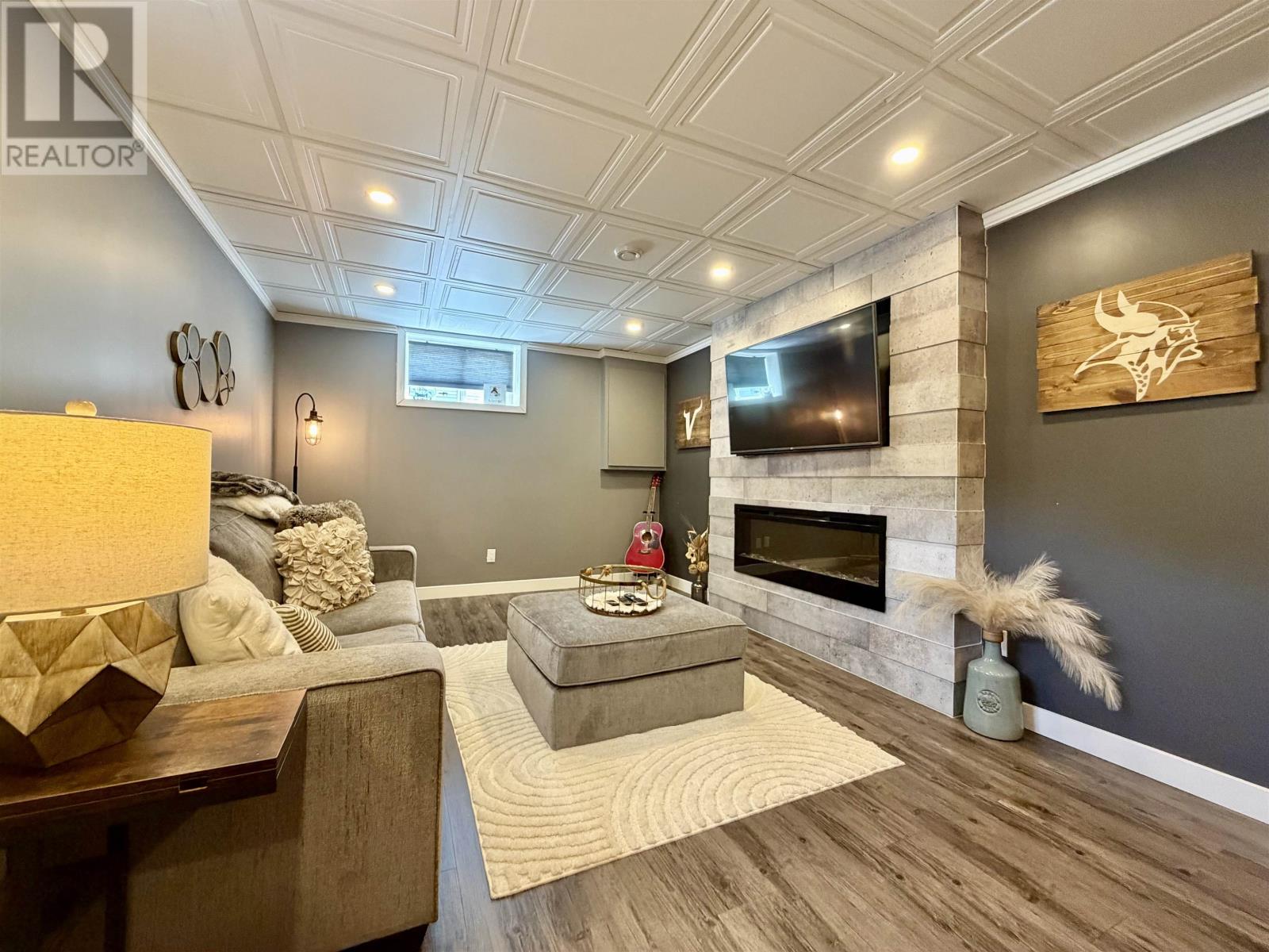 358 Daniel AVE - 24