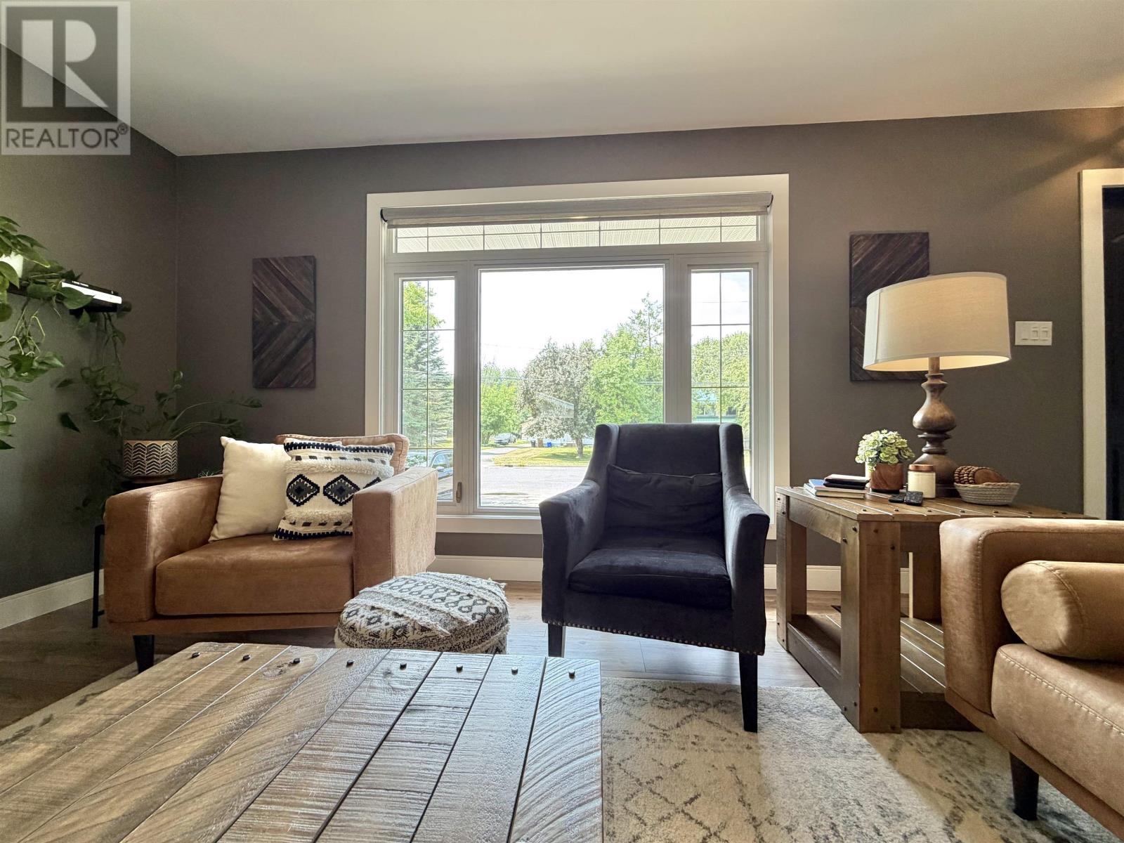 358 Daniel AVE - 6