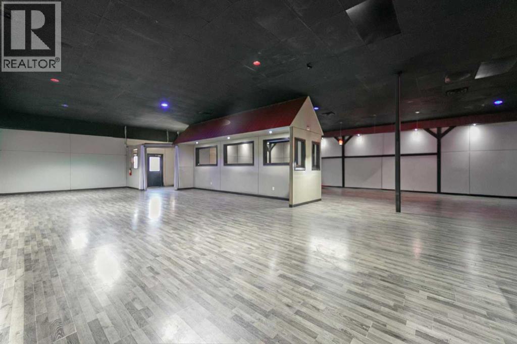 5017 51 Street - Photo 7
