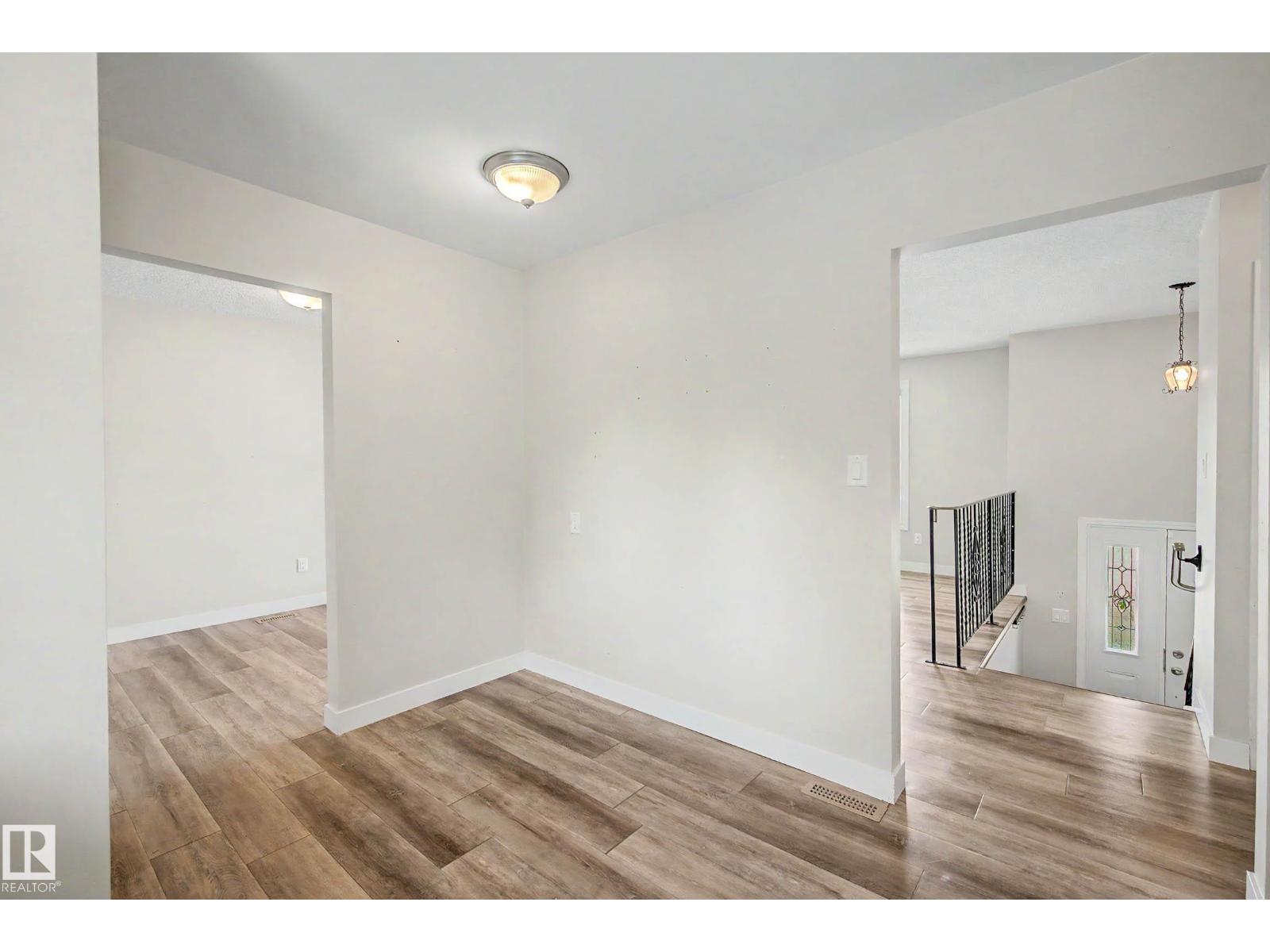 2911 83 ST NW - 13