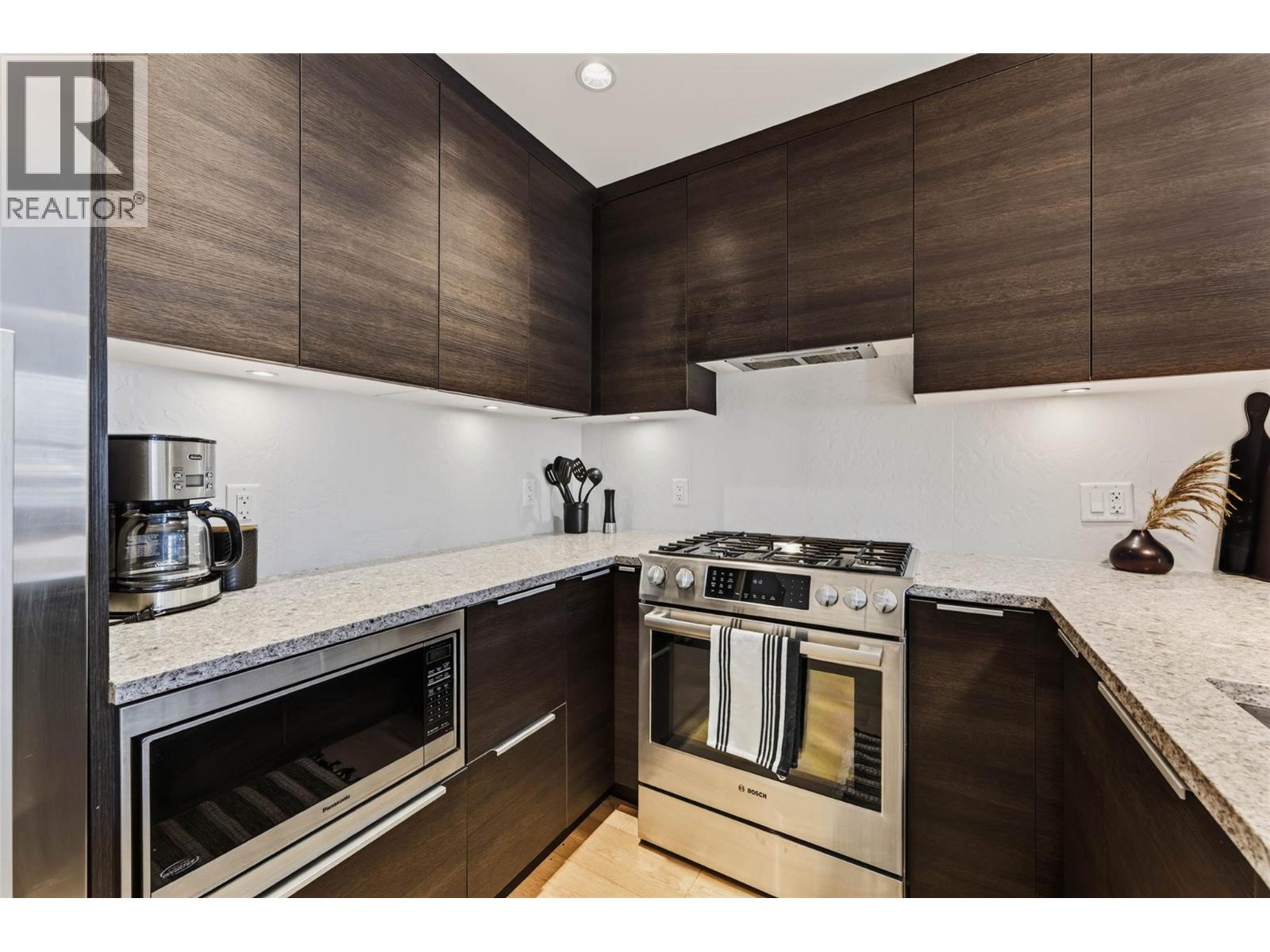 #215 710 Vernon Street - 15