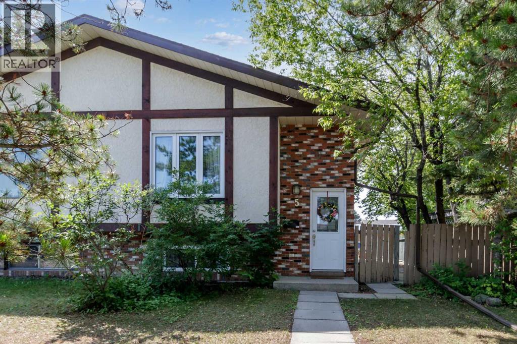 5 McCullough Crescent - 2