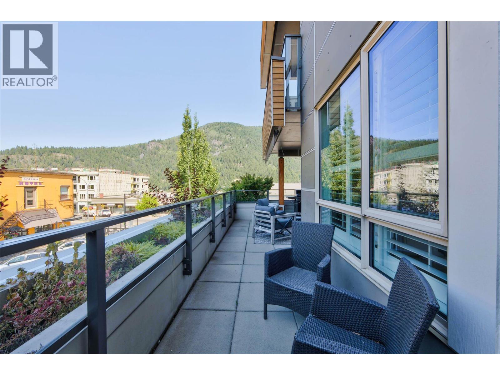 #215 710 Vernon Street - 47