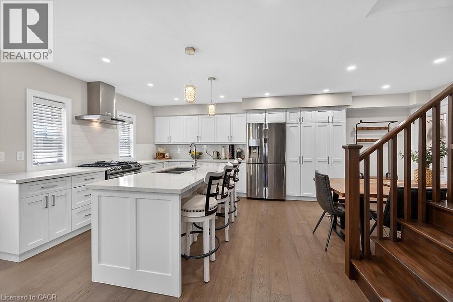 109 RAY Street N - 13