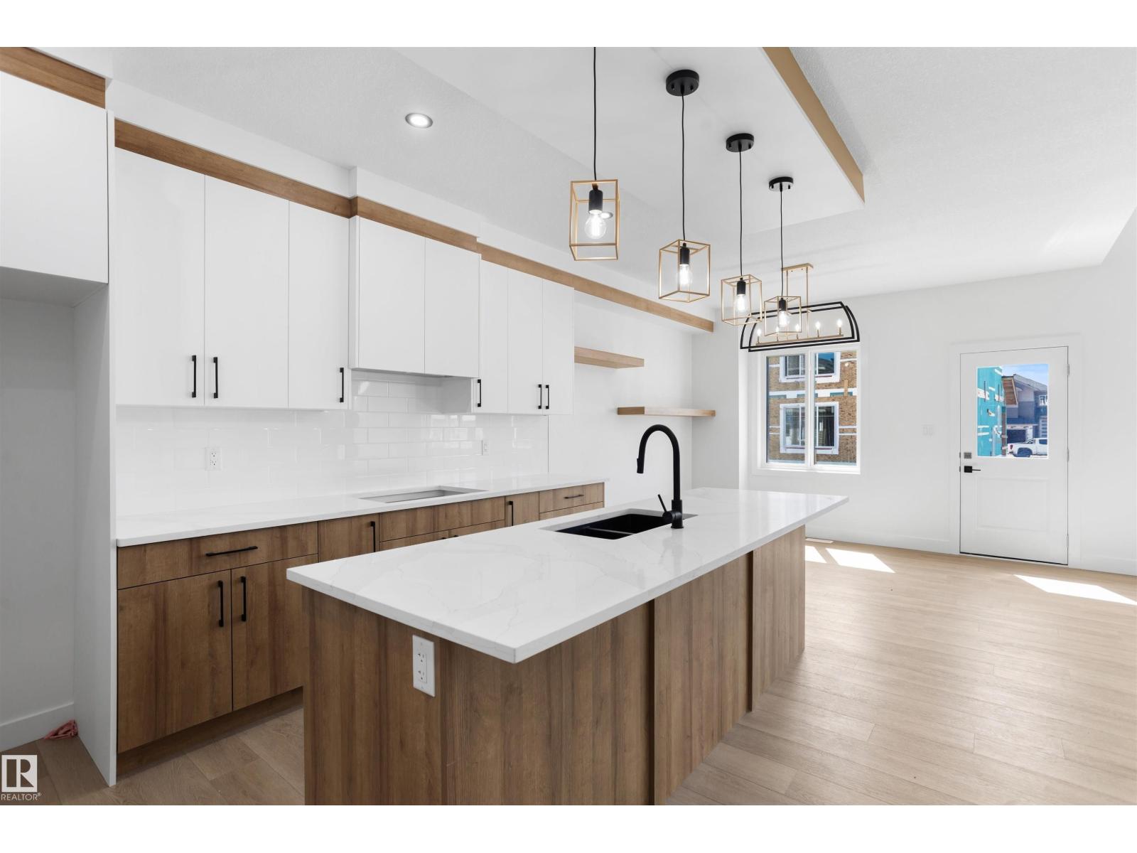 815 158 AV NE - 6