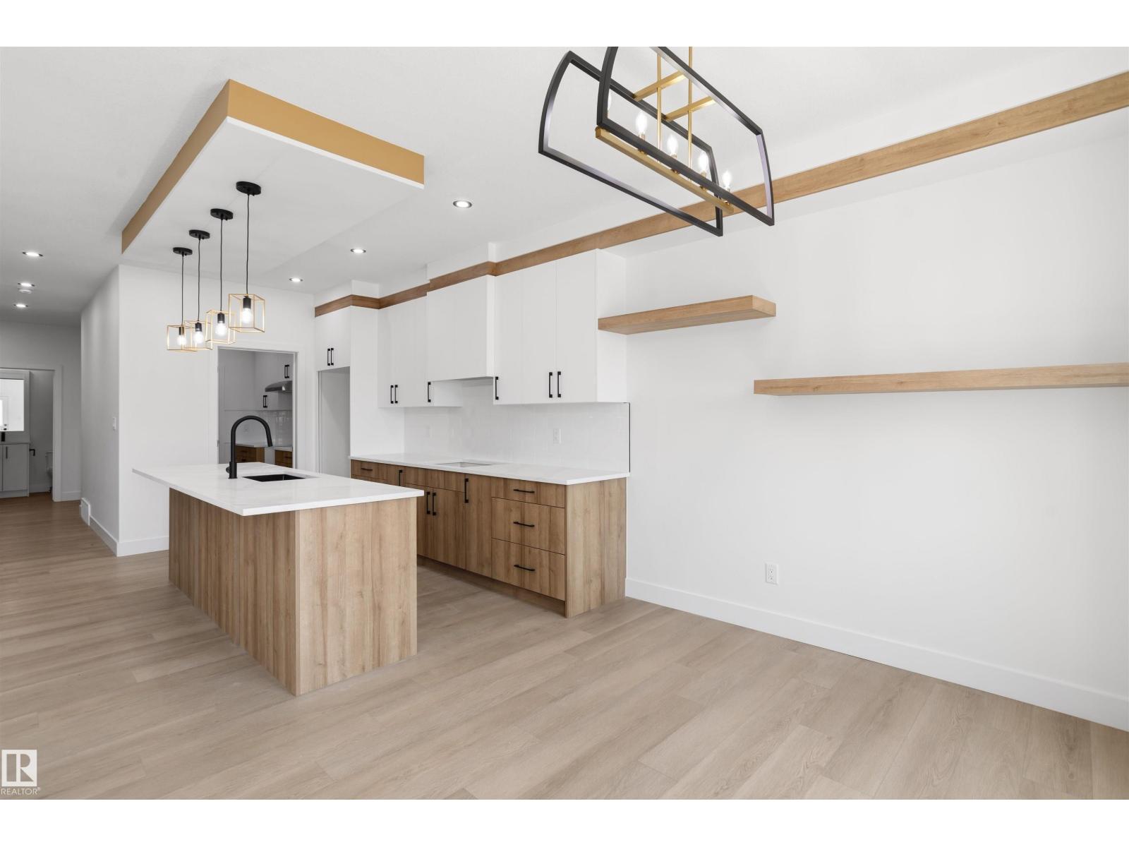815 158 AV NE - 9