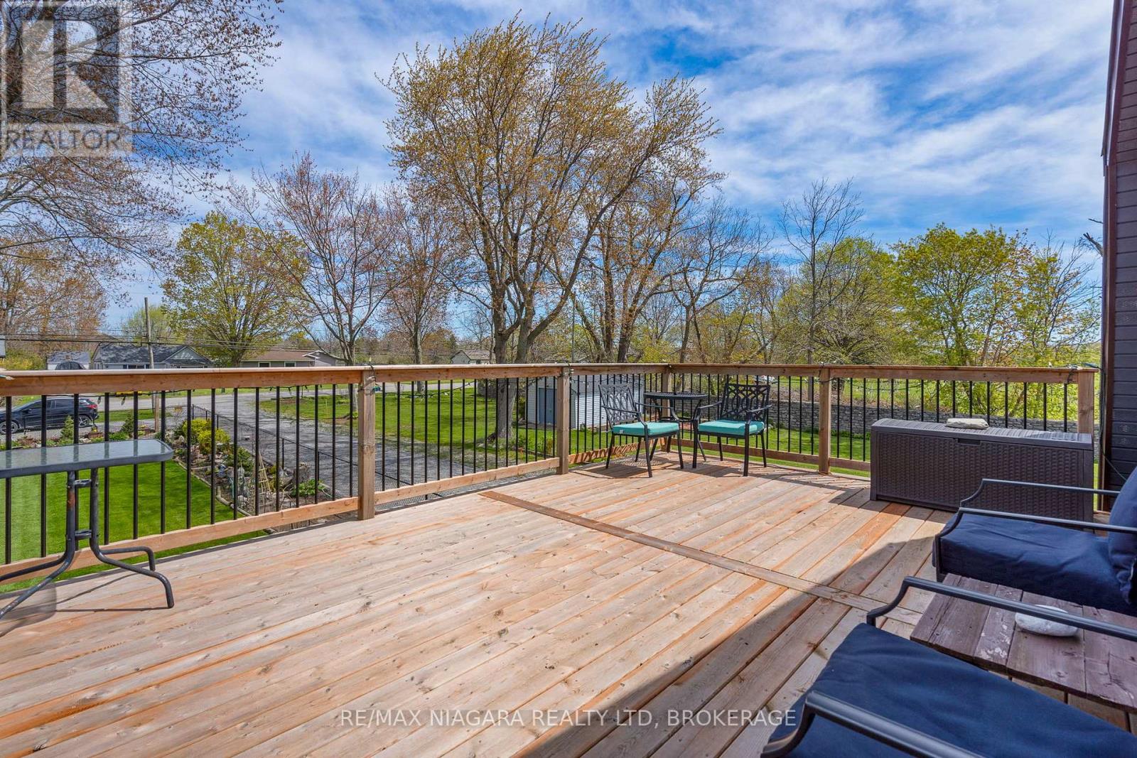 10825 LAKESHORE ROAD W - 24
