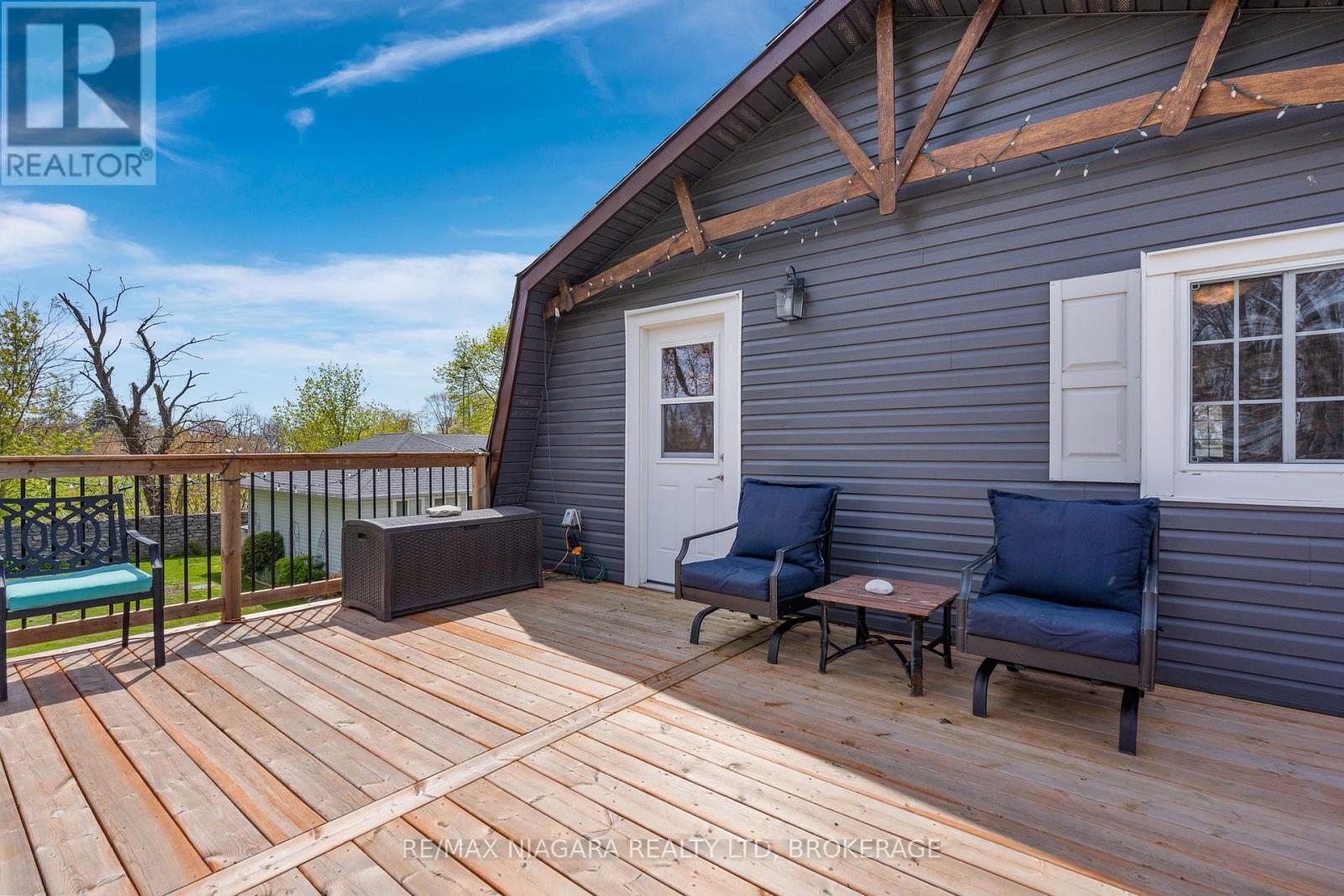 10825 LAKESHORE ROAD W - 23
