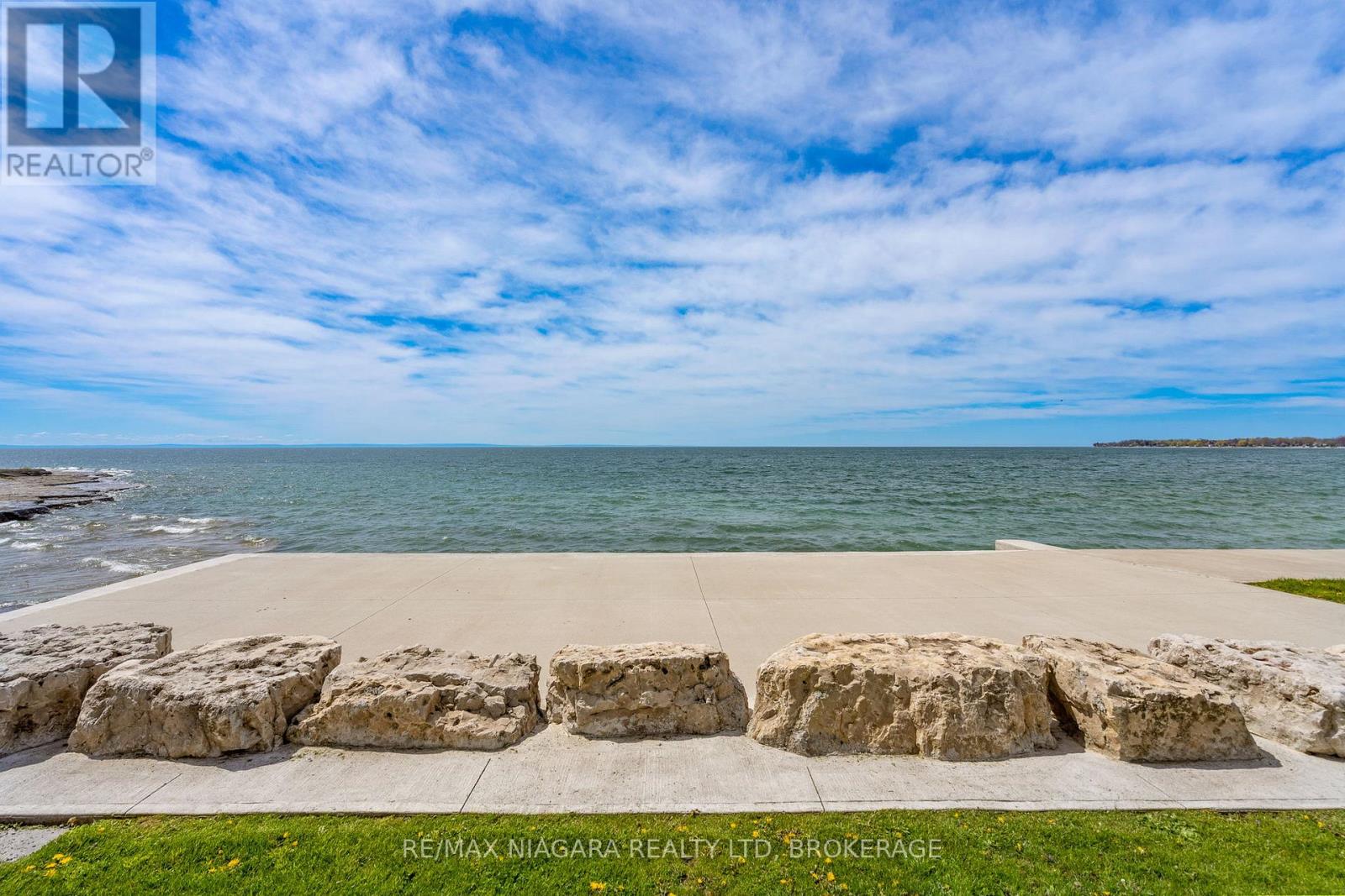 10825 LAKESHORE ROAD W - 32