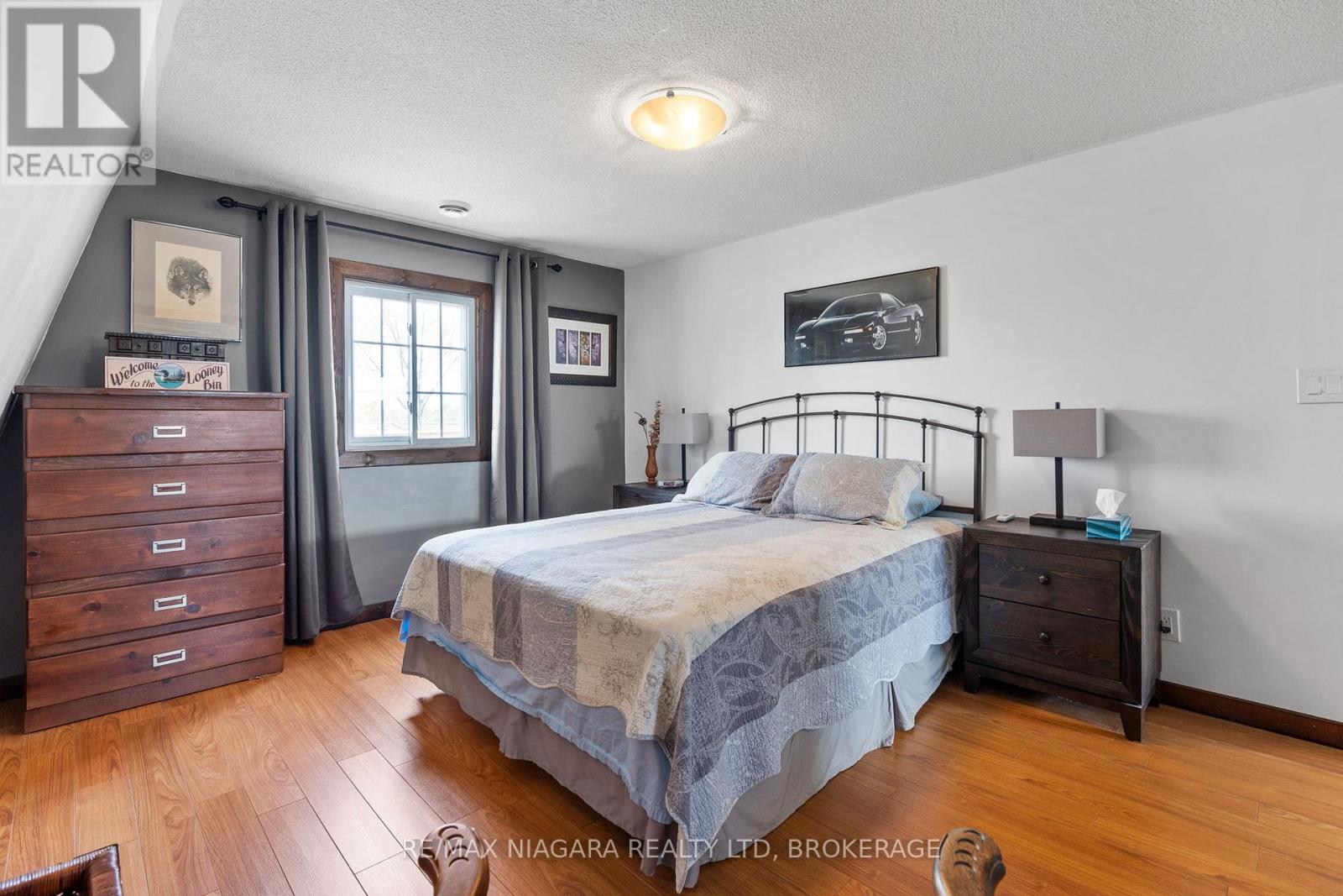 10825 LAKESHORE ROAD W - 22