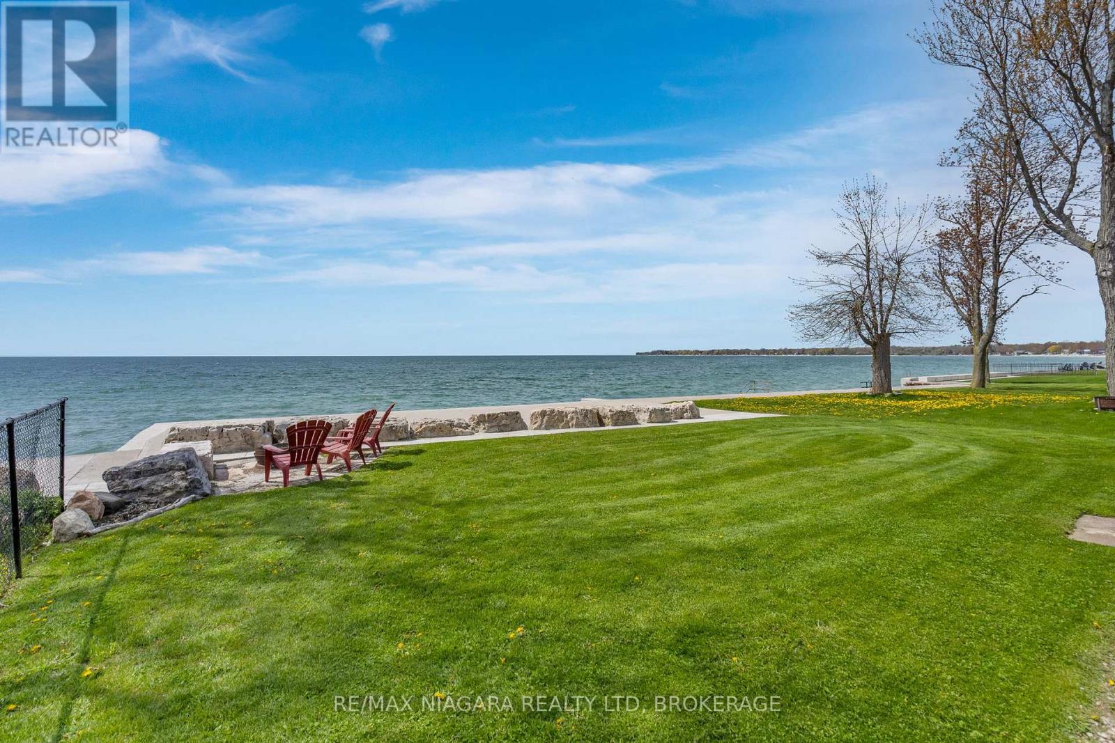 10825 LAKESHORE ROAD W - 33