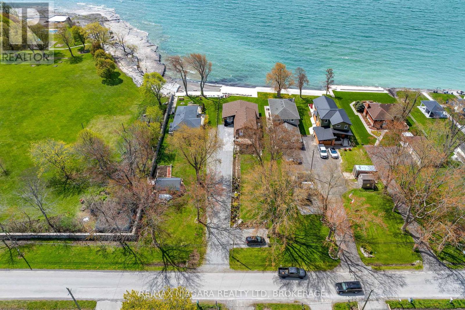 10825 LAKESHORE ROAD W - 37
