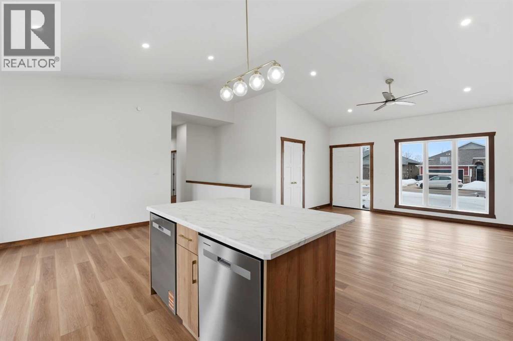 5123 55 Street Close - 9