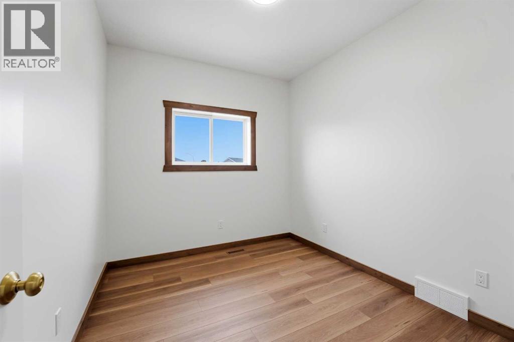 5123 55 Street Close - 23