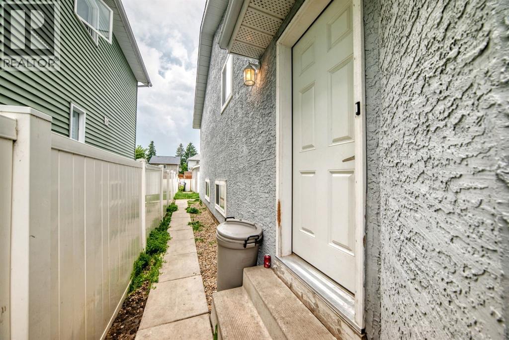 46 Dovercliffe Way SE - 48