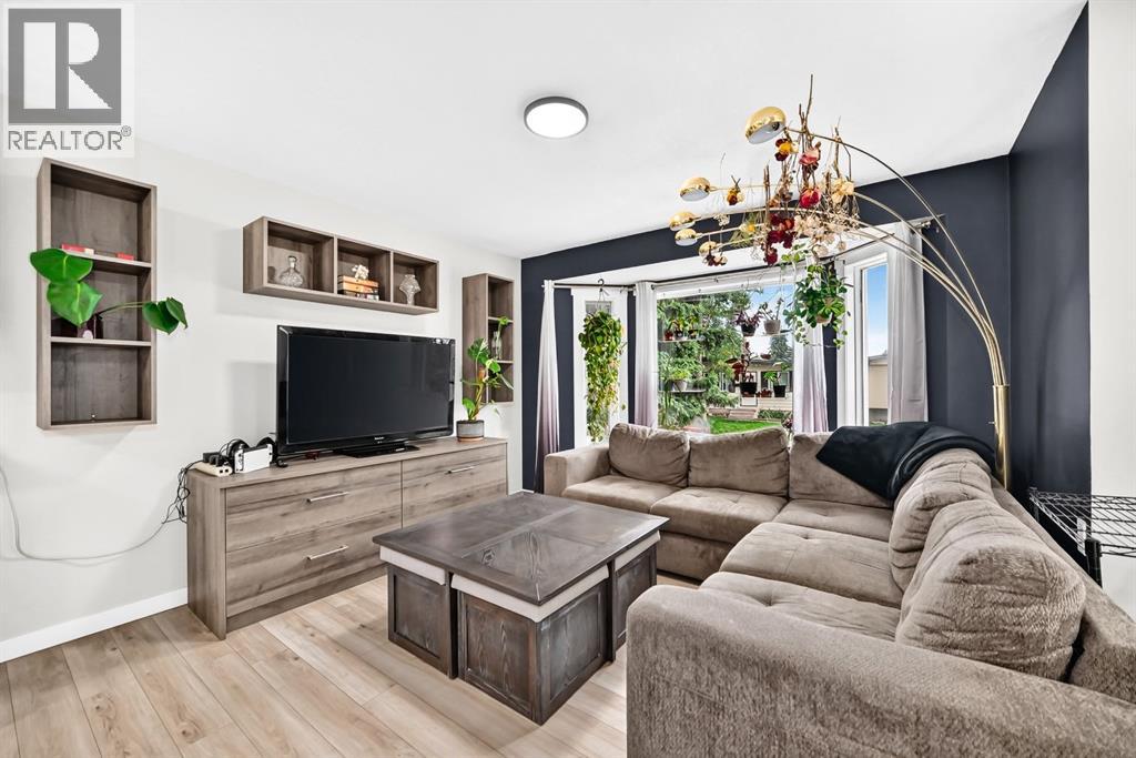 46 Dovercliffe Way SE - 6